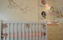Decoração de quarto de bebê com cores neutras