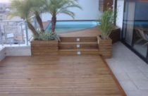 Ambiente com Deck de madeira - Deck de piscina em terraço