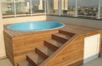 Ambiente com Deck de madeira - Deck elevado em ambiente com vista panorâmica