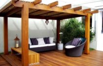 Ambiente com Deck de madeira - Deck em área para descanso