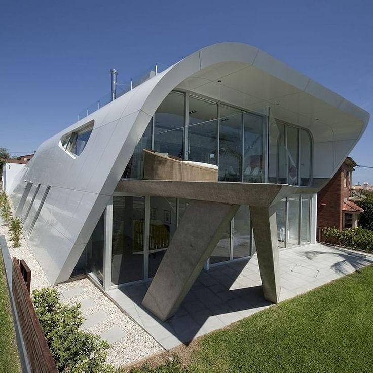 Casa curvada com vidro
