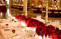 Decoração de mesa com rosas