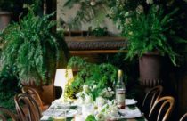 Decoração de Mesa de Jantar - Mesa de jantar com toalha listrada nas cores verde e branco