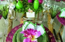 Decoração de Mesa de Jantar - Mesa de jantar decorada nas cores roxa e verde