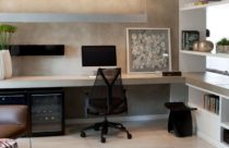 Home office estilo minimalista