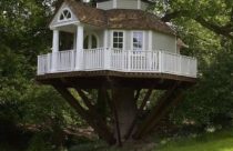 Modelo de Casa na Árvore - Casa na Árvore Apoiada por Mãos Francesas