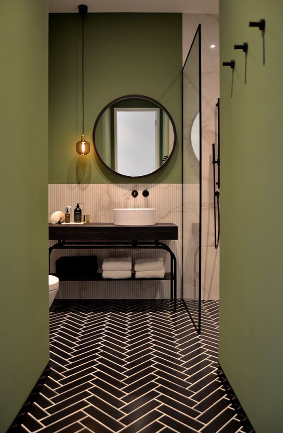 Banheiro sofisticado verde-oliva
